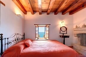 Malvasia Traditional Hotel