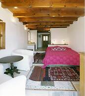 Malvasia Traditional Hotel