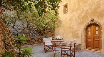 Malvasia Traditional Hotel