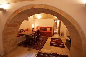 Malvasia Traditional Hotel