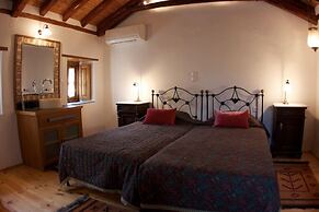 Malvasia Traditional Hotel