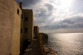 Malvasia Traditional Hotel