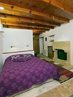 Malvasia Traditional Hotel