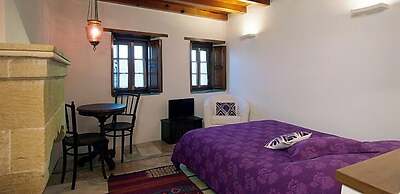 Malvasia Traditional Hotel