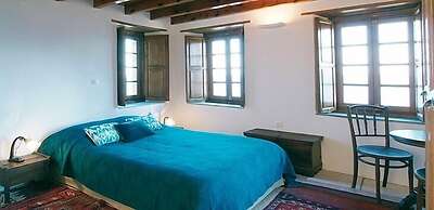 Malvasia Traditional Hotel