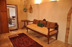 Malvasia Traditional Hotel