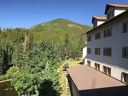 Monarch Mountain Lodge