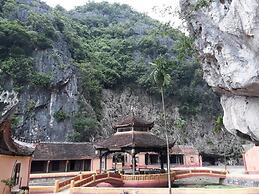 Vietnamese Ancient Village Hotel