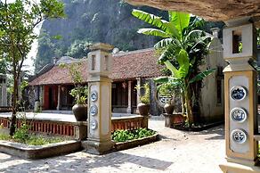 Vietnamese Ancient Village Hotel