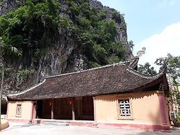 Vietnamese Ancient Village Hotel