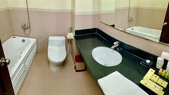 Hung Long Harbour Hotel