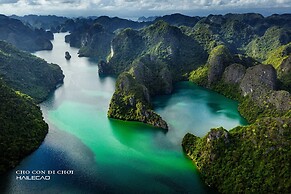 Hung Long Harbour Hotel