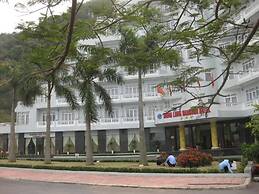 Hung Long Harbour Hotel