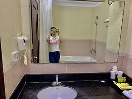 Hung Long Harbour Hotel