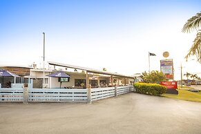 Nightcap at Queens Beach Hotel