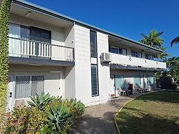 Nightcap at Queens Beach Hotel