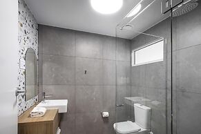 Nightcap at Queens Beach Hotel