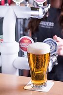 Nightcap at Queens Beach Hotel