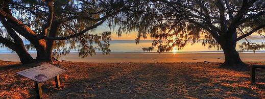 Nightcap at Queens Beach Hotel