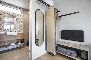 Nightcap at Queens Beach Hotel