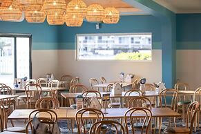 Nightcap at Queens Beach Hotel