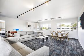 Nightcap at Queens Beach Hotel