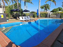 Nightcap at Queens Beach Hotel