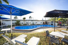 Nightcap at Queens Beach Hotel