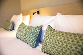 Nightcap at Queens Beach Hotel