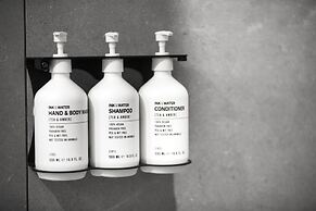 Nightcap at Queens Beach Hotel