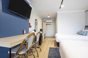 Nightcap at Queens Beach Hotel