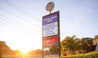 Nightcap at Queens Beach Hotel