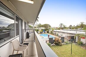 Nightcap at Queens Beach Hotel