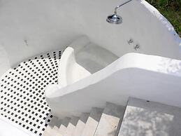 Brassiere Beach Resort