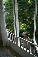 Brassiere Beach Resort