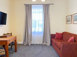 Tongariro Crossing Lodge