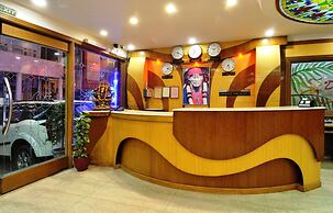 Hotel De Holiday International