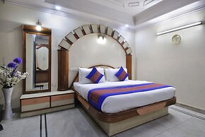 Hotel De Holiday International