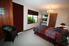 Chartre' Manor Bed & Breakfast