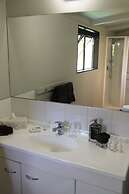 Chartre' Manor Bed & Breakfast