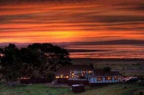 Chartre' Manor Bed & Breakfast