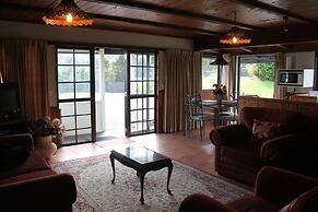 Chartre' Manor Bed & Breakfast