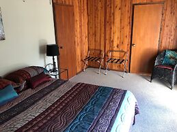 Chartre' Manor Bed & Breakfast