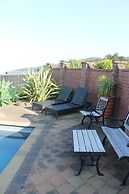Chartre' Manor Bed & Breakfast