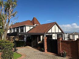 Chartre' Manor Bed & Breakfast