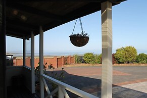Chartre' Manor Bed & Breakfast