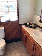 Chartre' Manor Bed & Breakfast