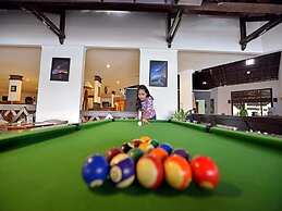 Grand Whiz Hotel Trawas