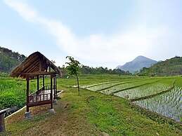 Grand Whiz Hotel Trawas