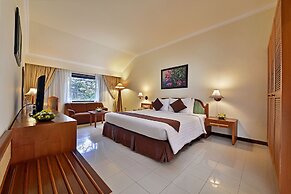 Grand Whiz Hotel Trawas